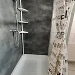 Katalin Apartmanhaz דירה *