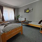 Katalin Apartmanhaz דירה *
