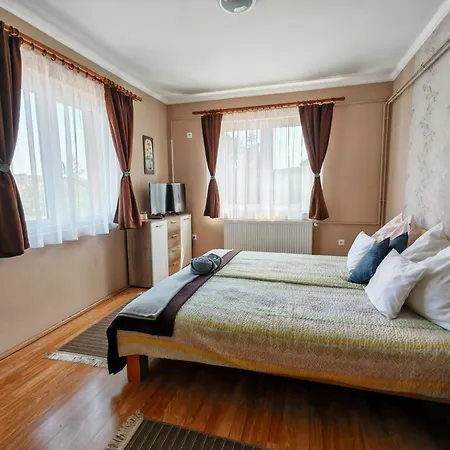 アパート Katalin Apartmanhaz
