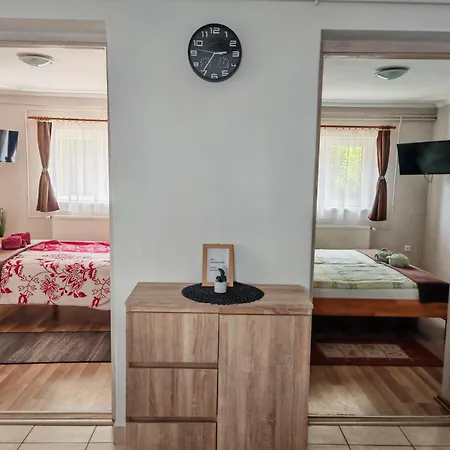 アパート Katalin Apartmanhaz *