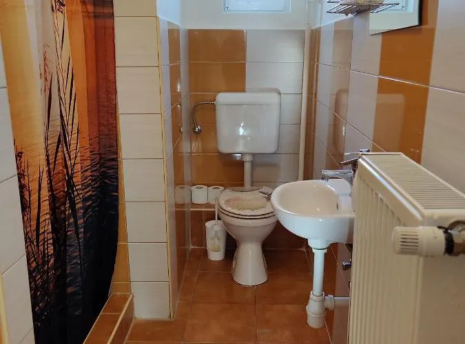 Katalin Apartmanhaz דירה *