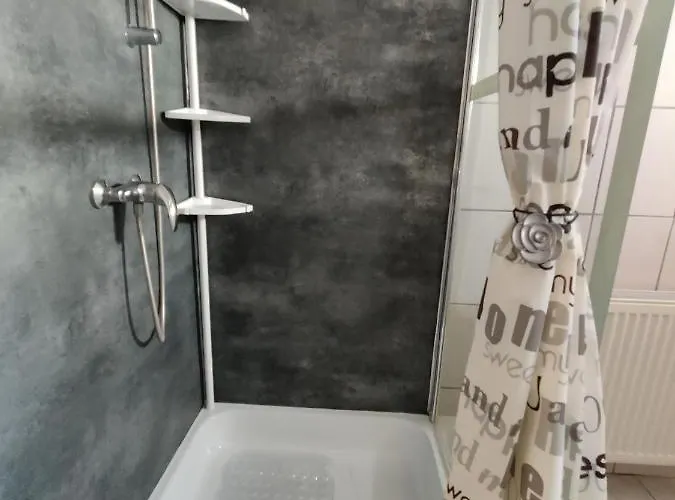 Katalin Apartmanhaz דירה *